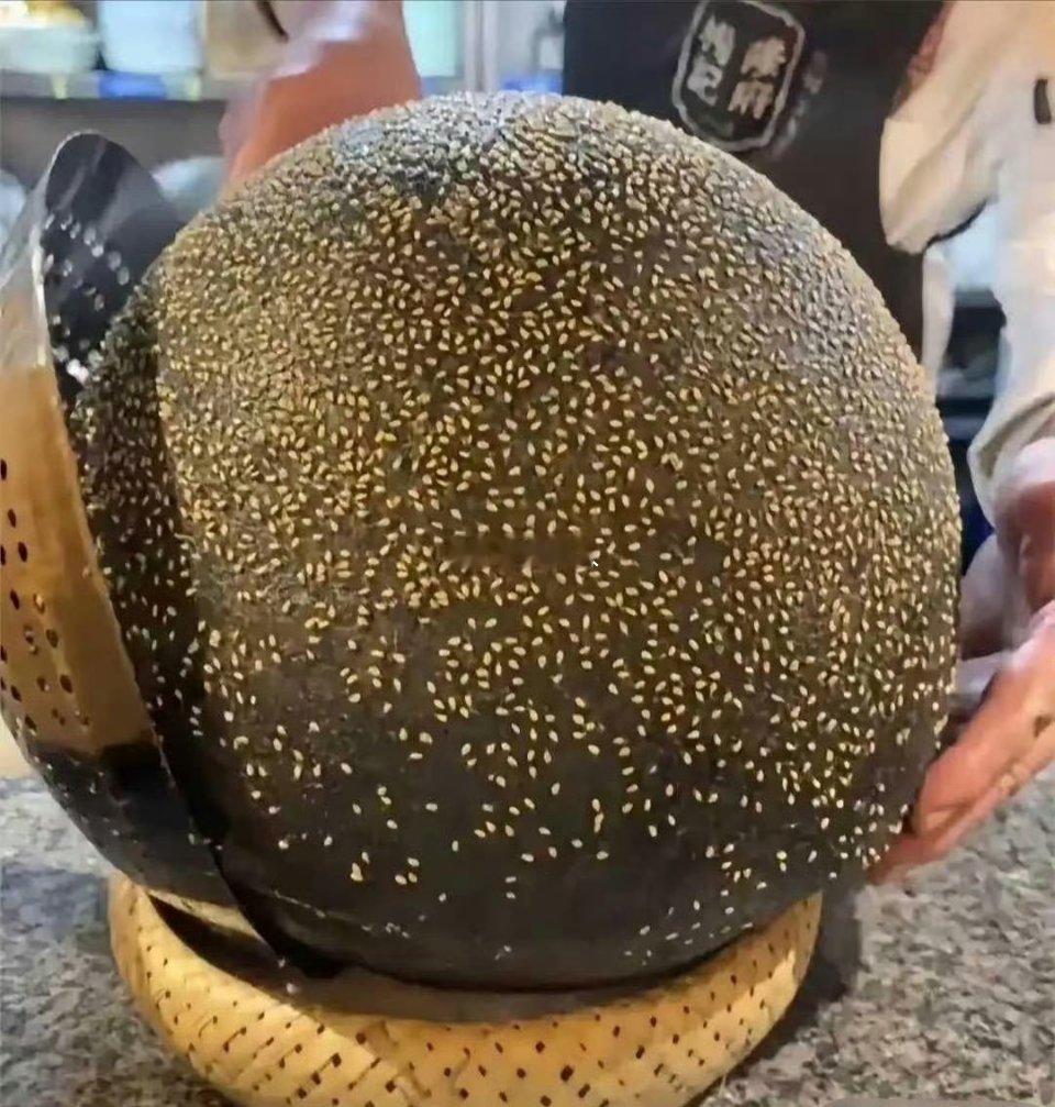 怎么会有这种奇怪的食物？第一眼以为是个光头，再看一眼，以为是个石墩子！仔细一看，
