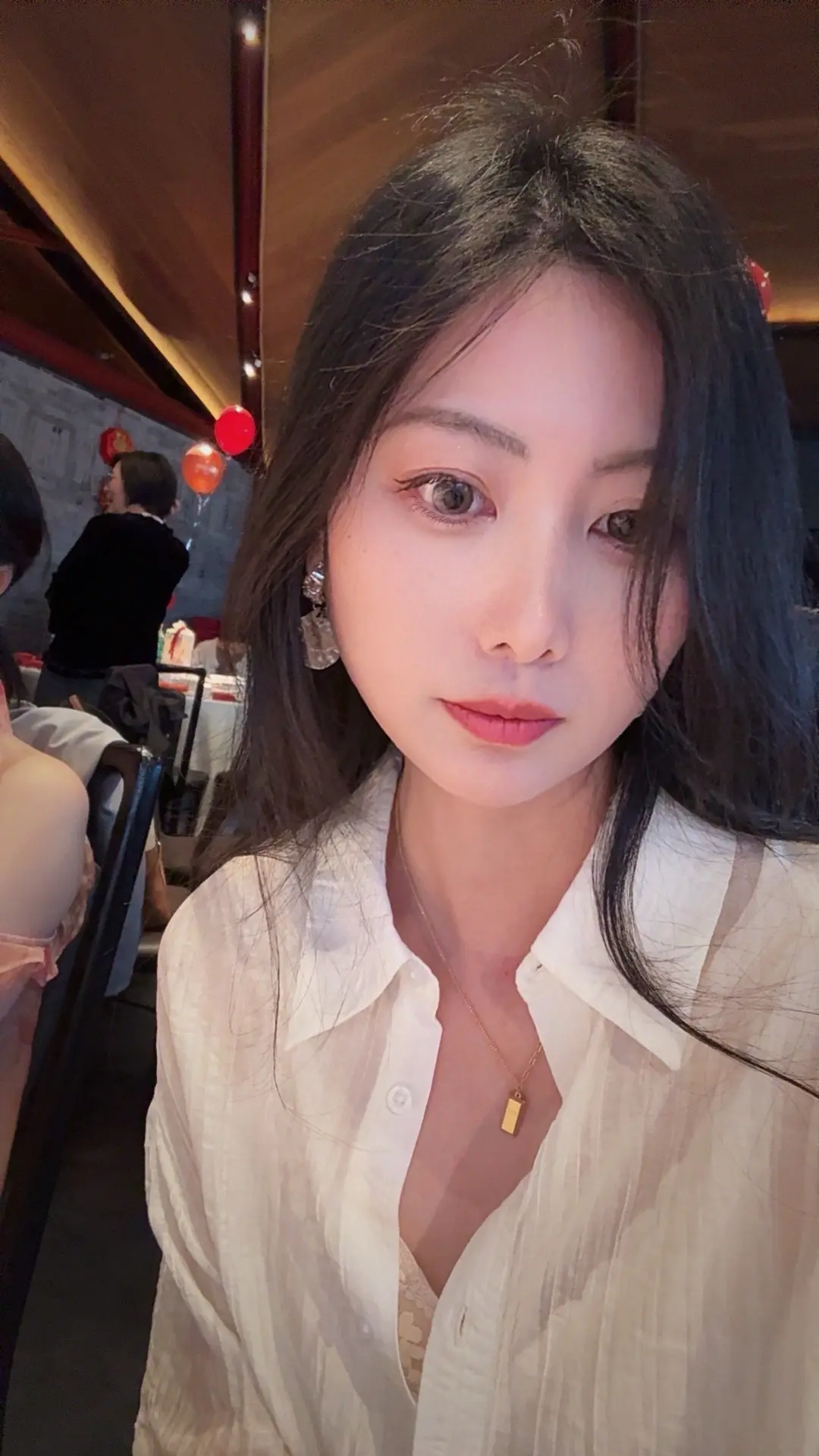 参加大表姐的婚礼，比我大半岁的她也终于迎来了她人生的新篇章。记得小时候...