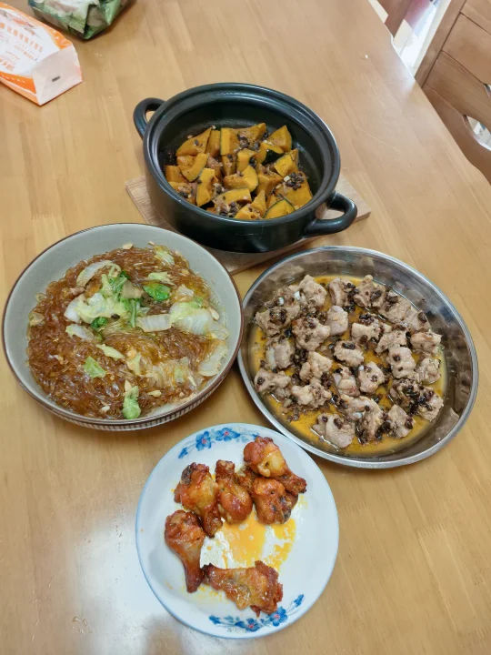 第一次尝试白菜烩粉条，果然网友没有骗我！