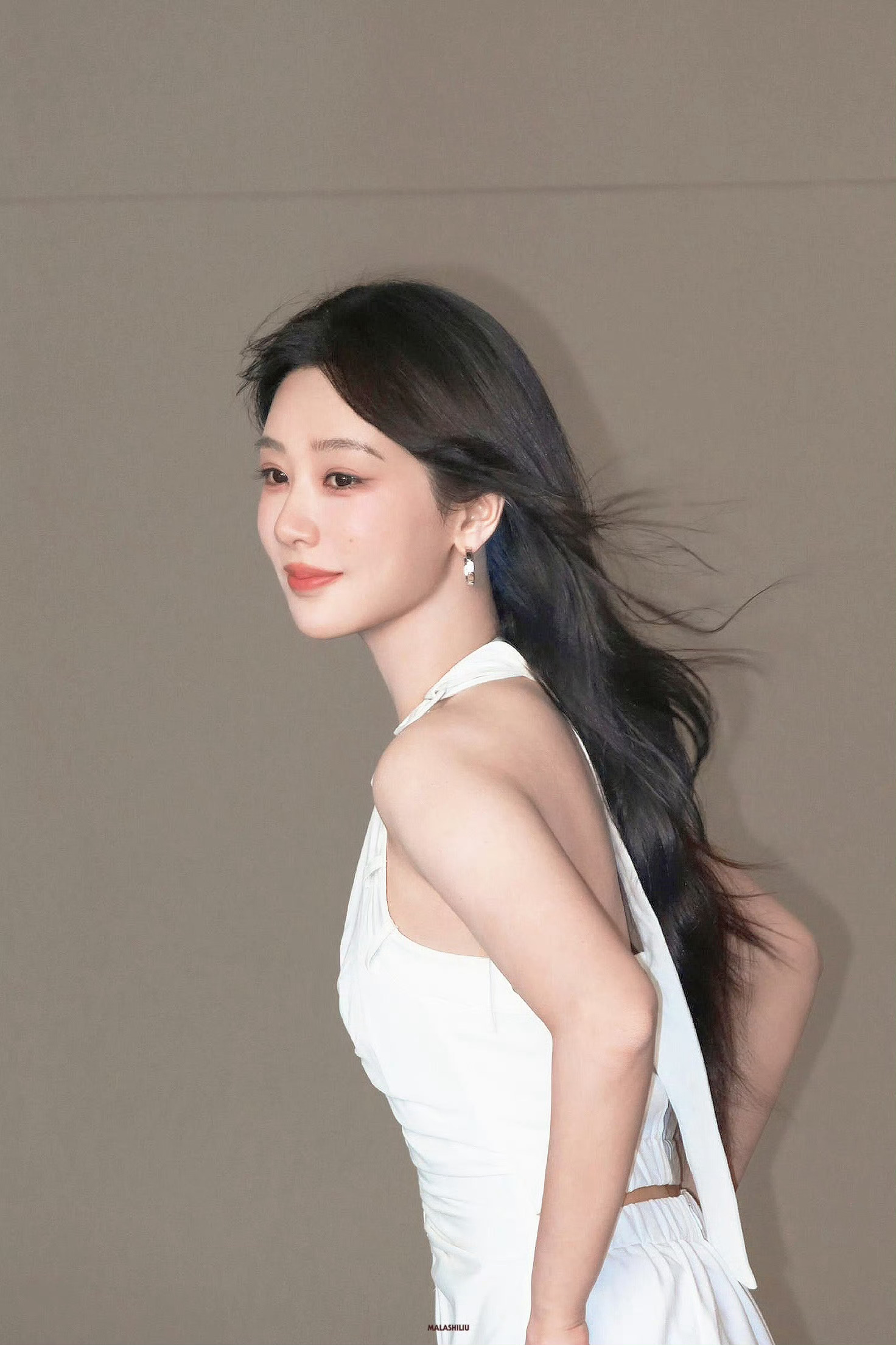 杨紫  yz杨紫董竹君 yz杨紫玉兰花开君再来 漂亮只是她的底色，难得的是那份沉