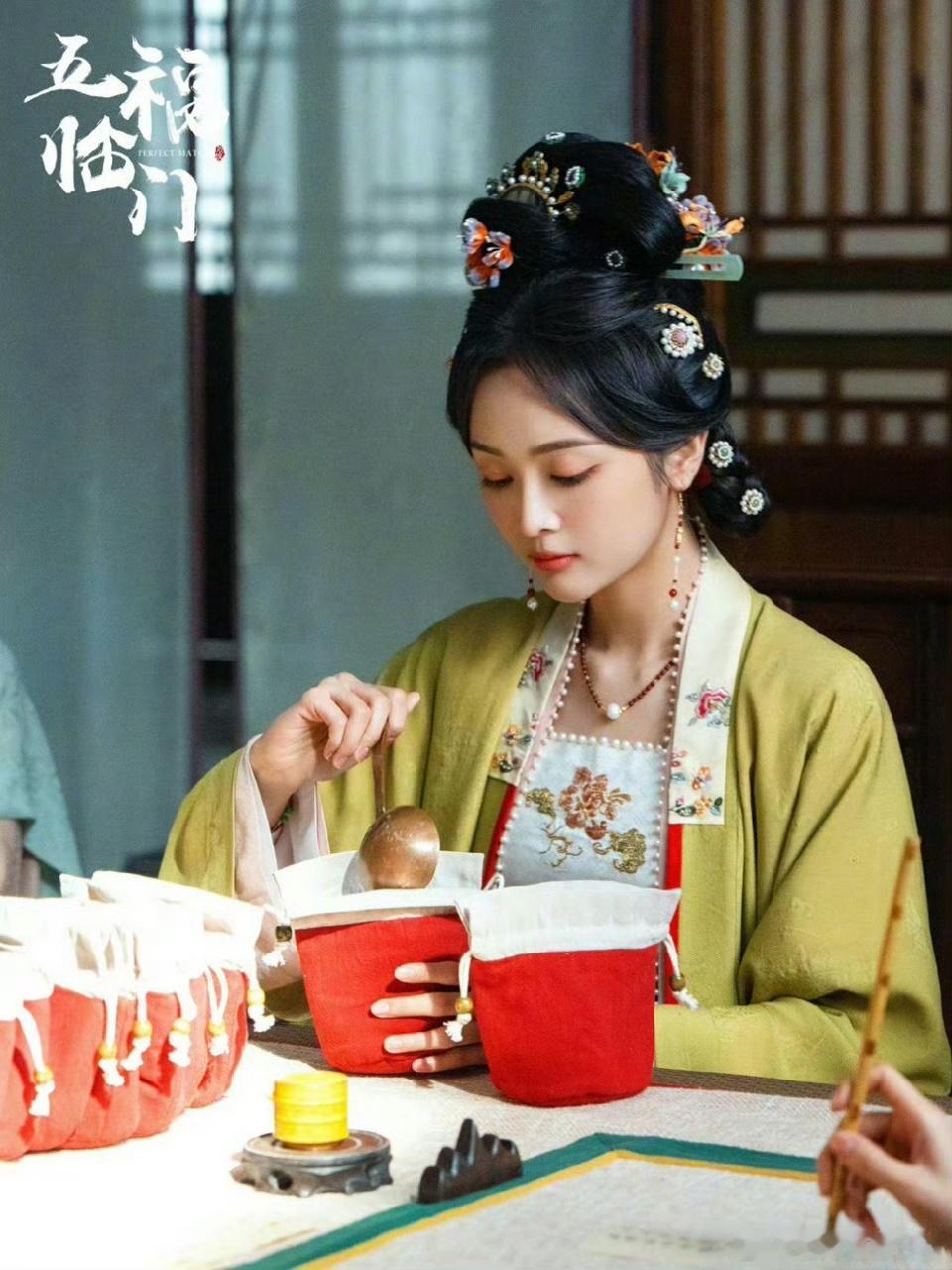 五福临门红太狼灰太狼  福慧与范良翰的每一次互动，都像是红太狼与灰太狼在生活中的