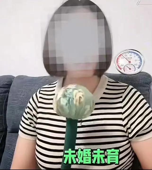 你拼命证明自己比儿子强，到头来在亲哥眼里，你只是个“行走的遗产”。

讲个真事儿