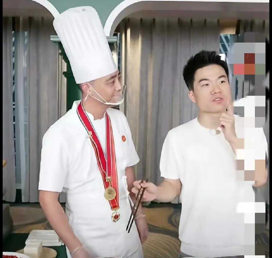 万万没想到！昨天，董宇辉品尝美食时，问了一个问题“在我们公司，谁最不能吃辣？”此