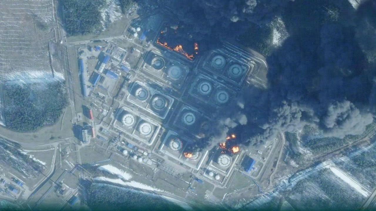 美伊干仗，霍尔木兹被封，油价疯涨，最高兴的应该是俄罗斯了，它可以借机大赚一笔。