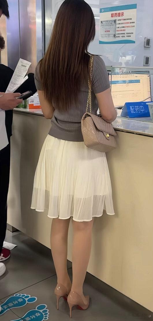 穿裙子体检方便吗…… 