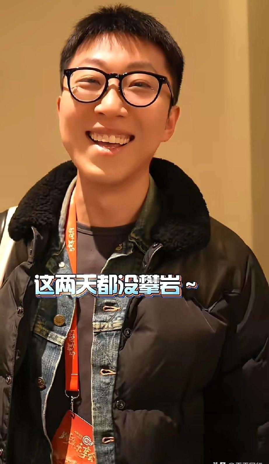 一个欠债500万的钢琴师，凭什么敢在彩排时手抖？

去年与郎朗同台，汉森的名字一