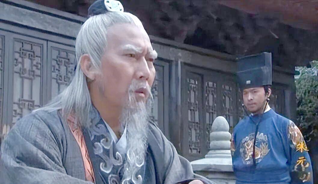 大明开国第一功臣——李善长，还有免死铁券护身，为何到晚年不得善终仍难逃一死？
 