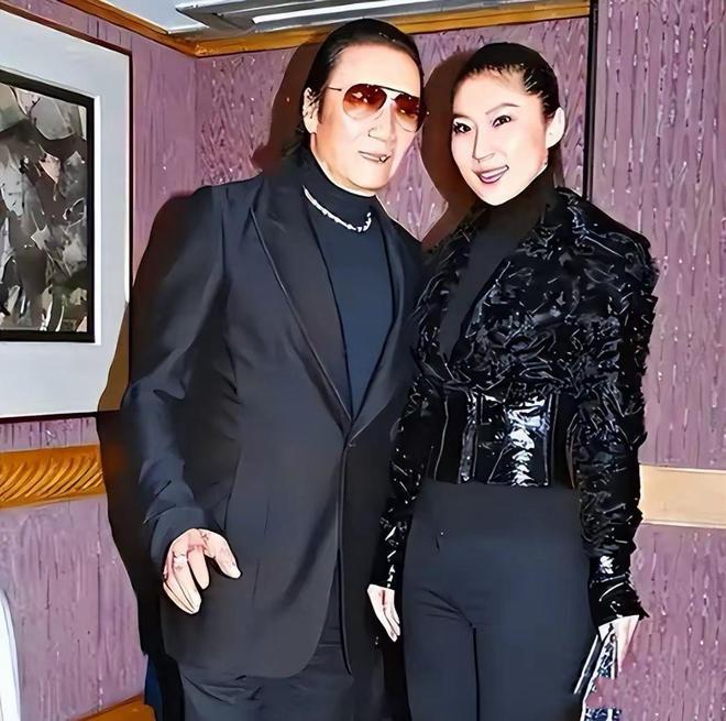 7月20日，谢贤离世的消息传出后，前女友Coco没有发长文，没有晒旧照，更没有借