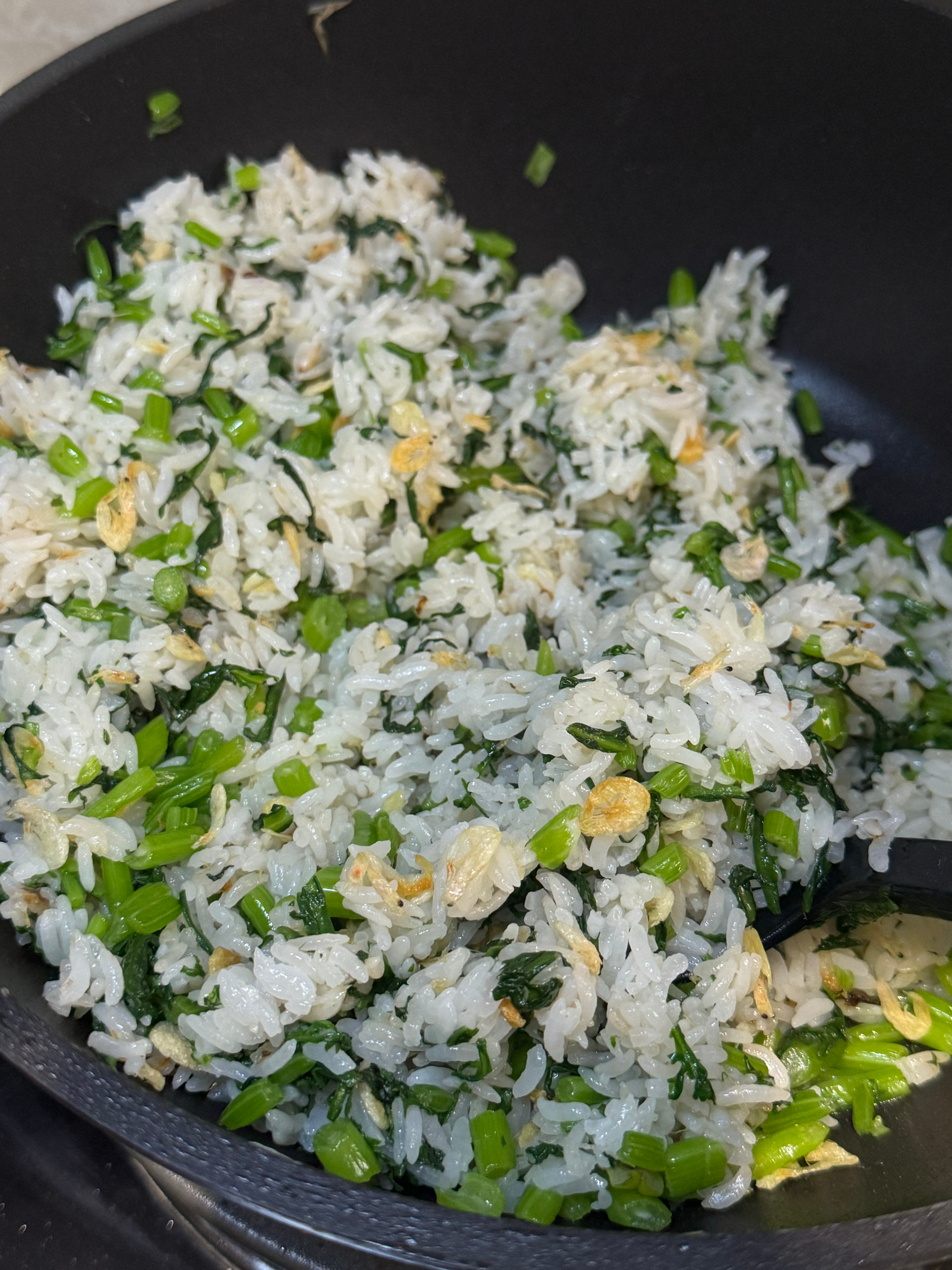 我昨晚做的茼蒿饭，不爱吃菜的小孩怒吃两碗。 ​​​