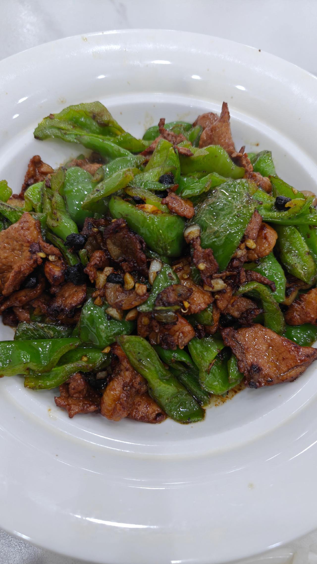 湖南小炒肉 都是用酒精块加热的吗？下饭菜