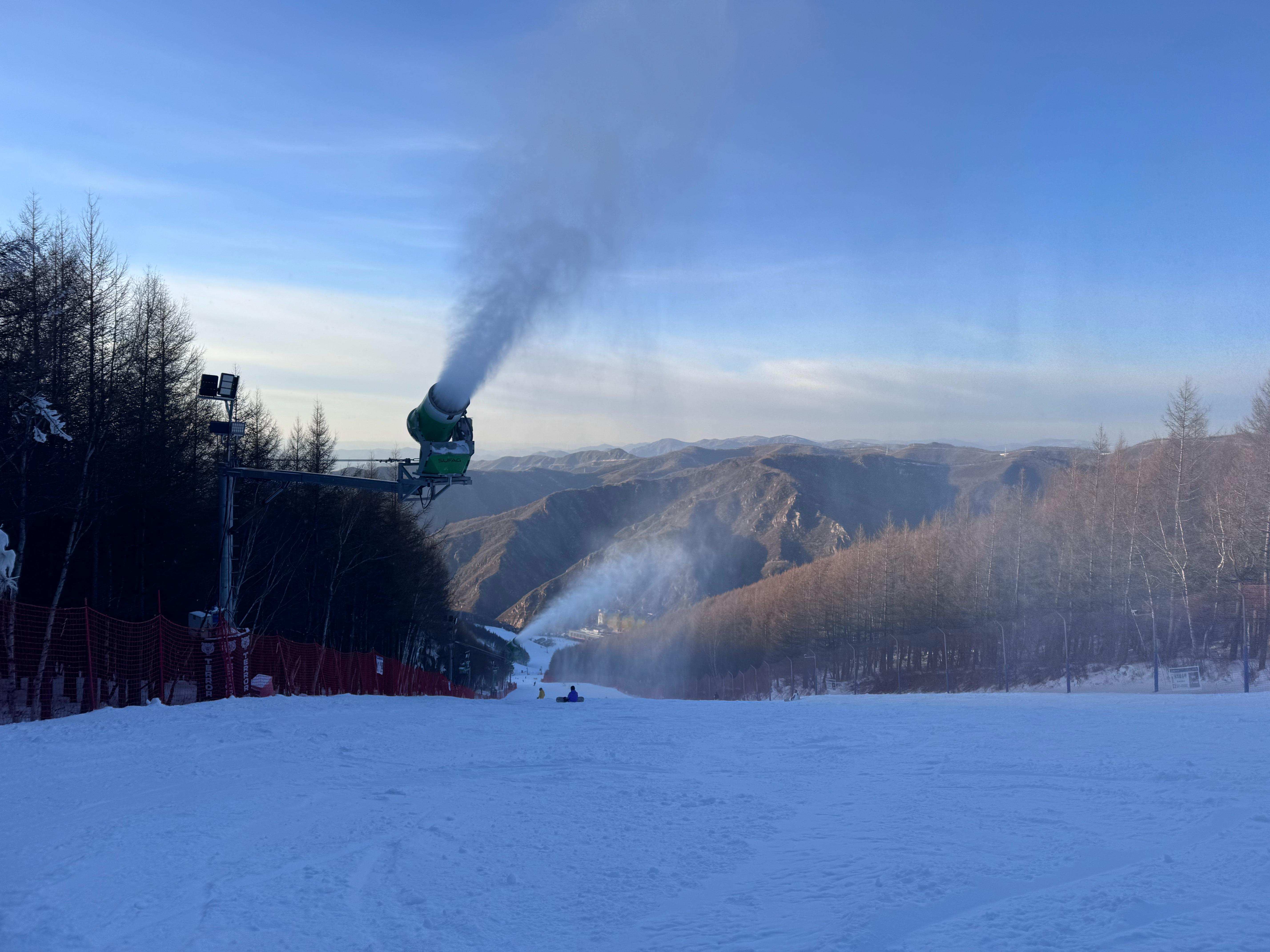 开板了开板了，今天就拍了一张照片体力大不如前，滑了两趟就得吃东西，一共就来了4 