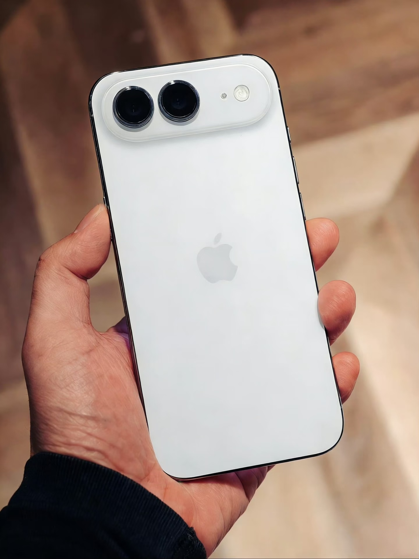 iPhoneAir2补齐三大短板 主要升级了处理器、影像、续航、散热，要是把双扬