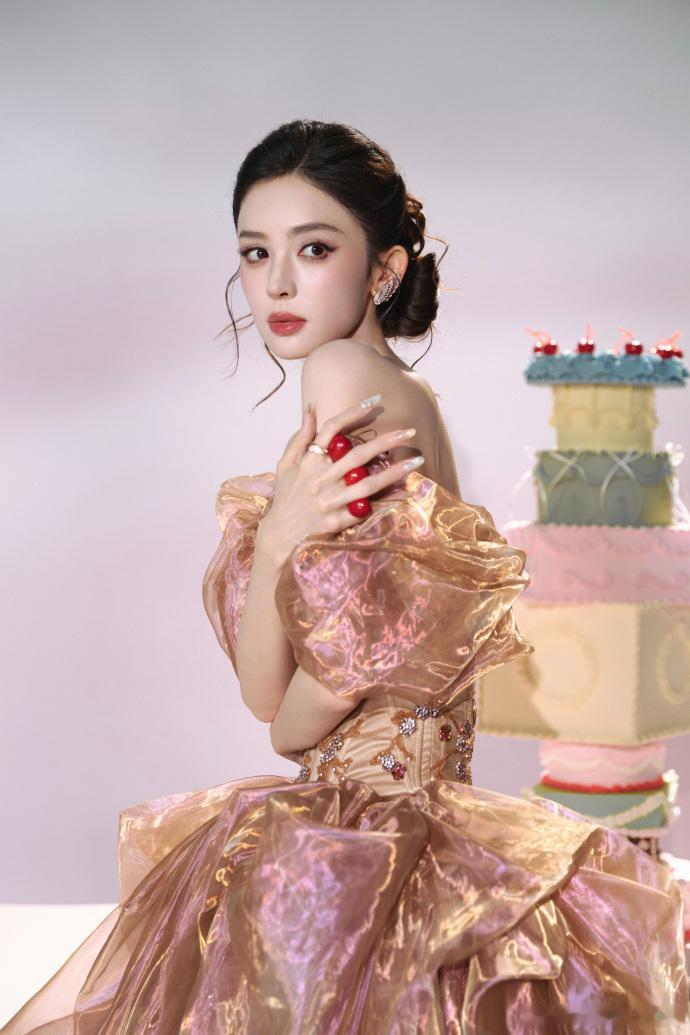娜扎发了21秒的语音 娜扎也太会了吧！这21秒的语音就像朋友间的闲聊，毫无距离感