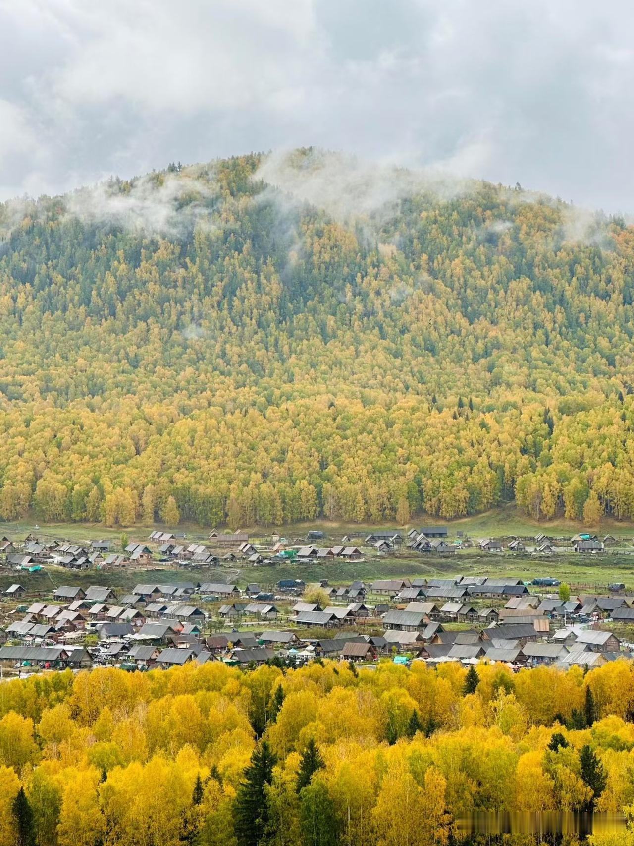 阿勒泰地区禾木的春夏秋冬