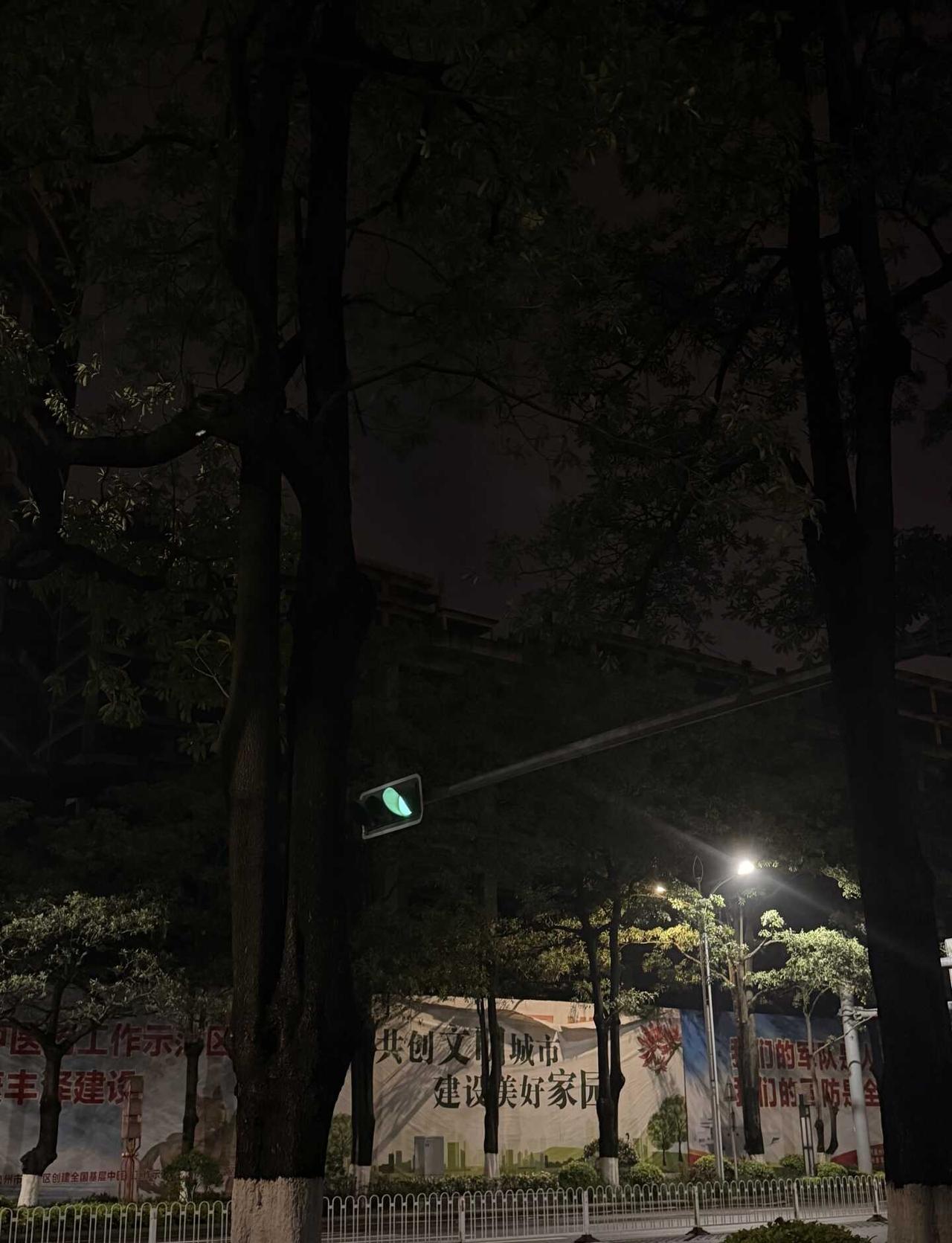 泉州能不能别下雨了
我开的是雅迪不是奥迪😓
牛马出门打车等的都要迟到了都没打到