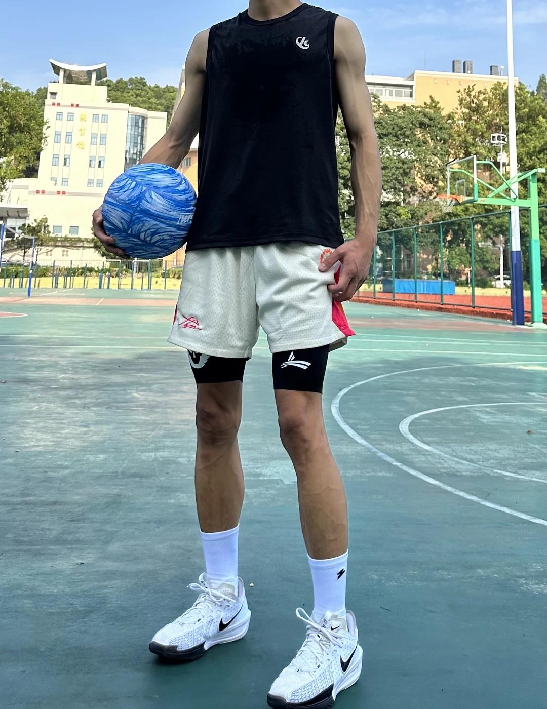 少年感是篮球给的！
篮球需要沉淀
篮球穿搭
体育生穿搭
远离伤病好好打球