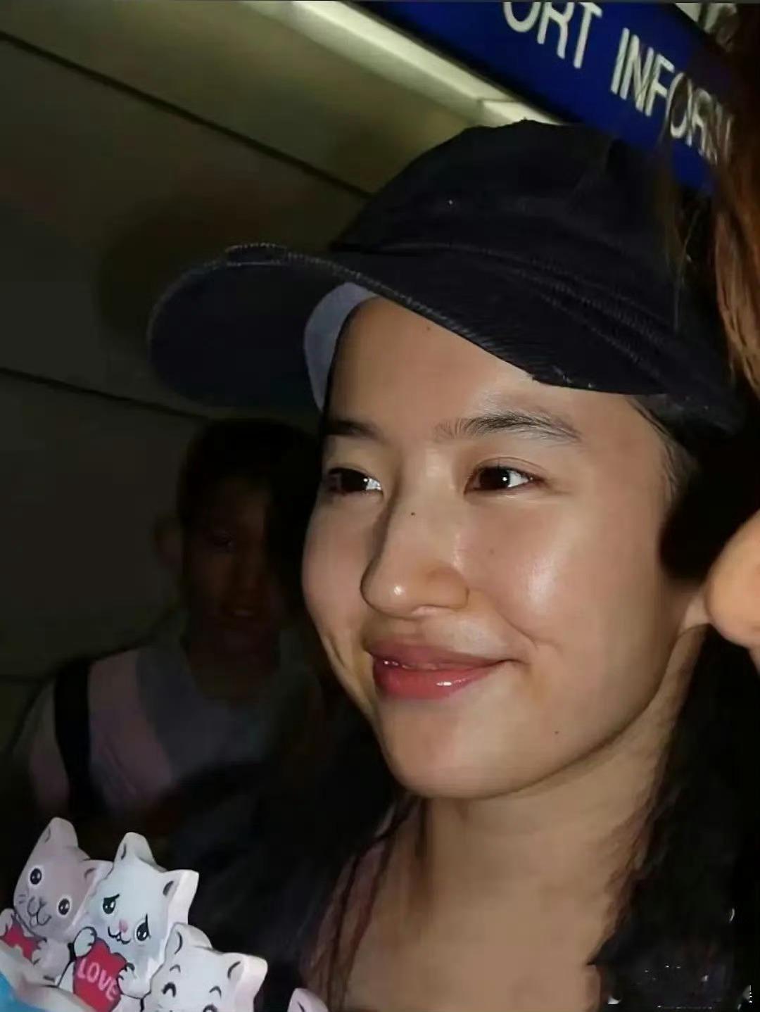 早期的刘亦菲怎么也看得普普通通的 