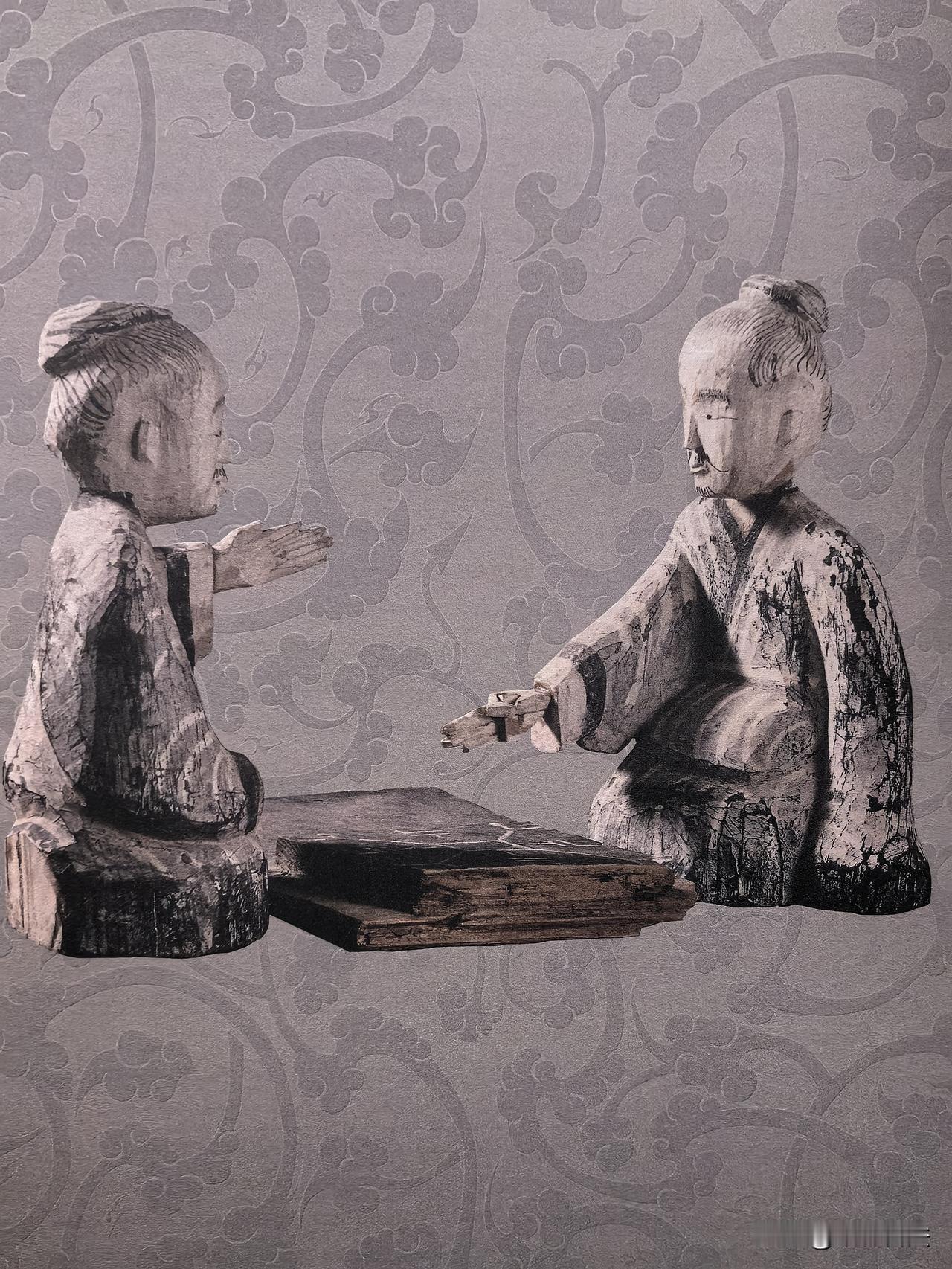 汉景帝可能使用的就是这种博局盘棋盘将吴王刘濞的太子击杀的