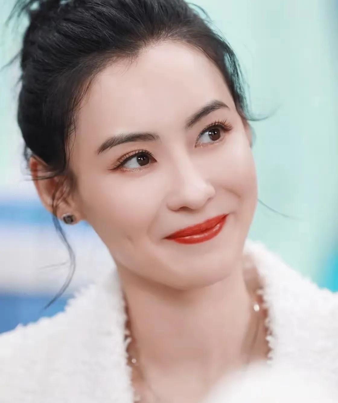 谢贤的话应验了，他曾经说过，张柏芝是一位好妈妈。在谢贤永远离开后的几小时内，张柏