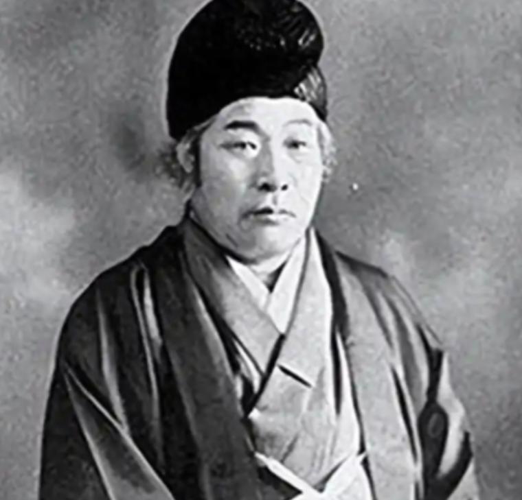 怪不得日本这么着急想跟咱们打一仗，日本出了个特别神的预言家叫王仁三郎，他最出名的