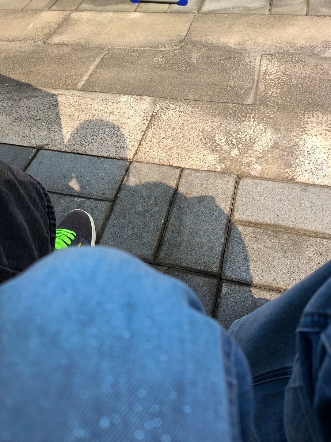 就这样在外面晒了一个多小时的太阳