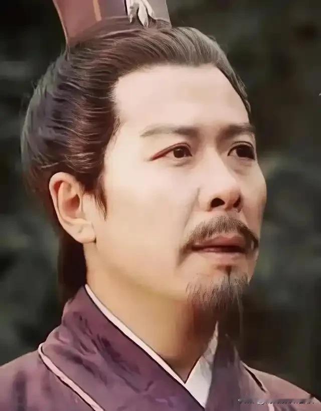 为什么越看越觉得刘备是个好老板、好人？
对自己的下属：
糜芳惹这么大祸，他对他哥