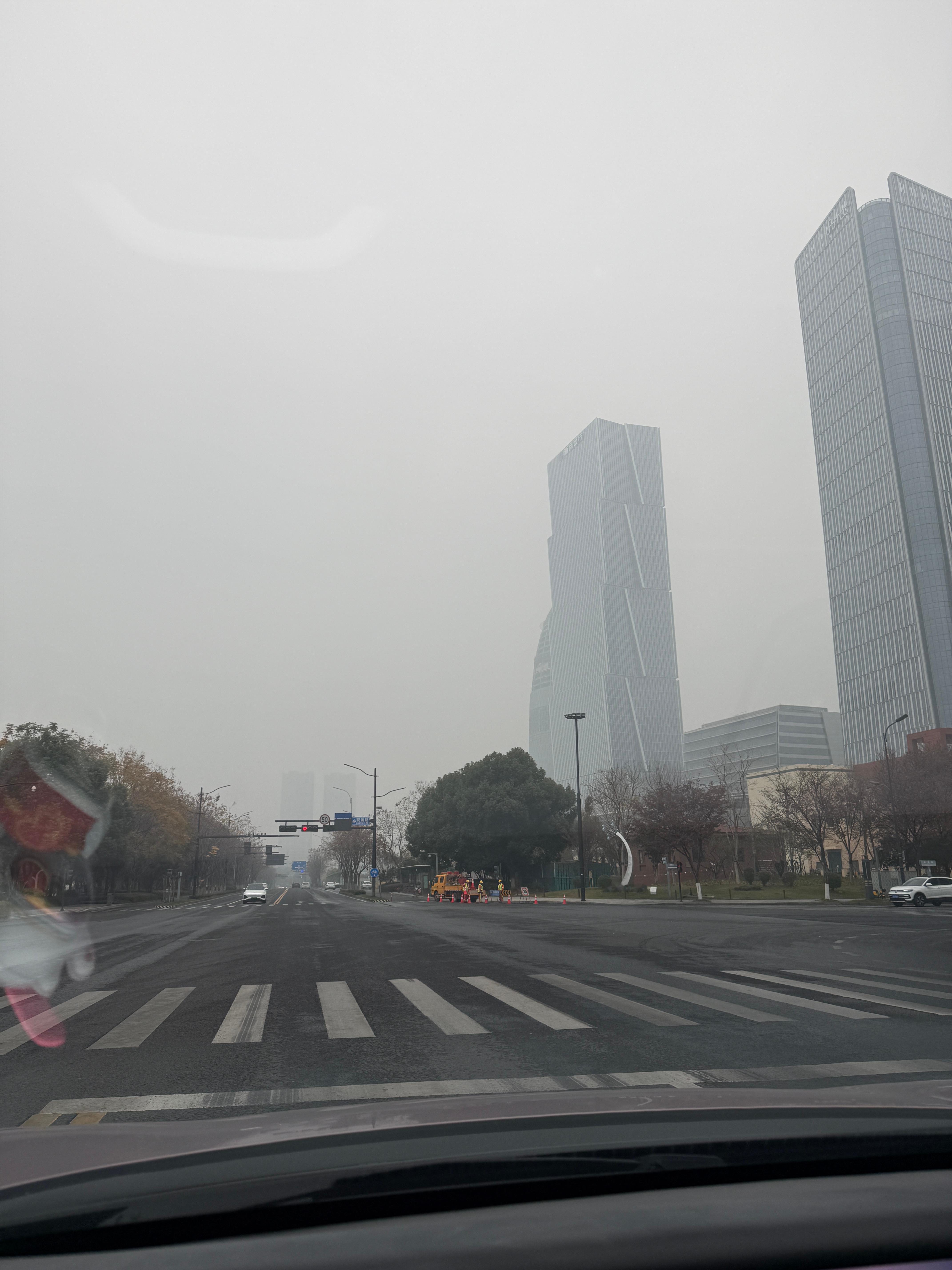 出发魔都！今天空气质量着实有点差！没开一会一直提示PM2. 5超标需要空气净化