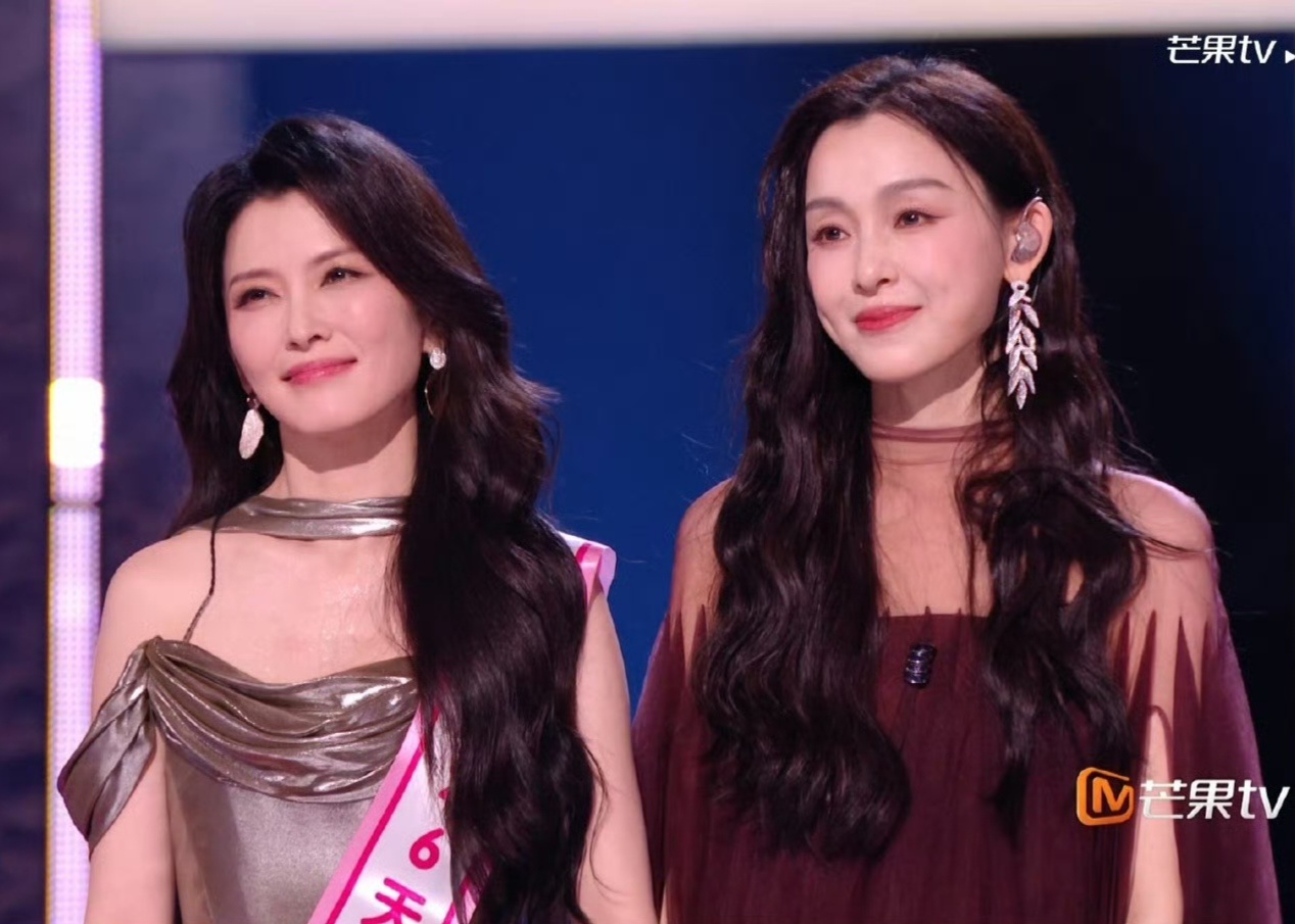 两女美神了..女生爱女生的一种感觉 
