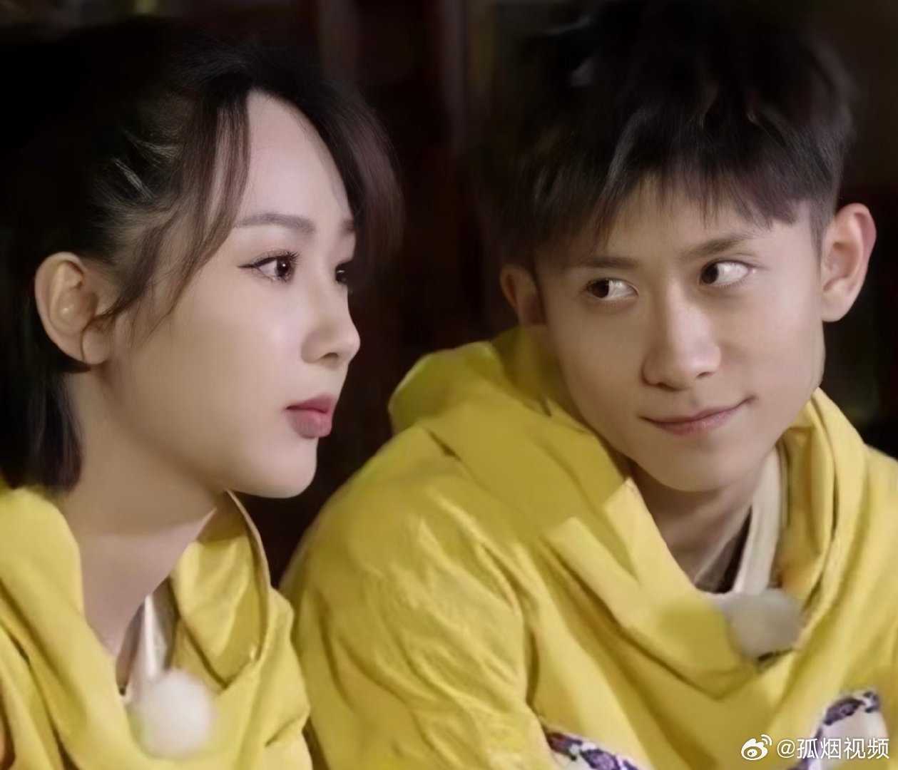 张一山杨紫青梅竹马这本书从电视机里的姐弟，到人生路上的依靠，这本书，我们看了整个