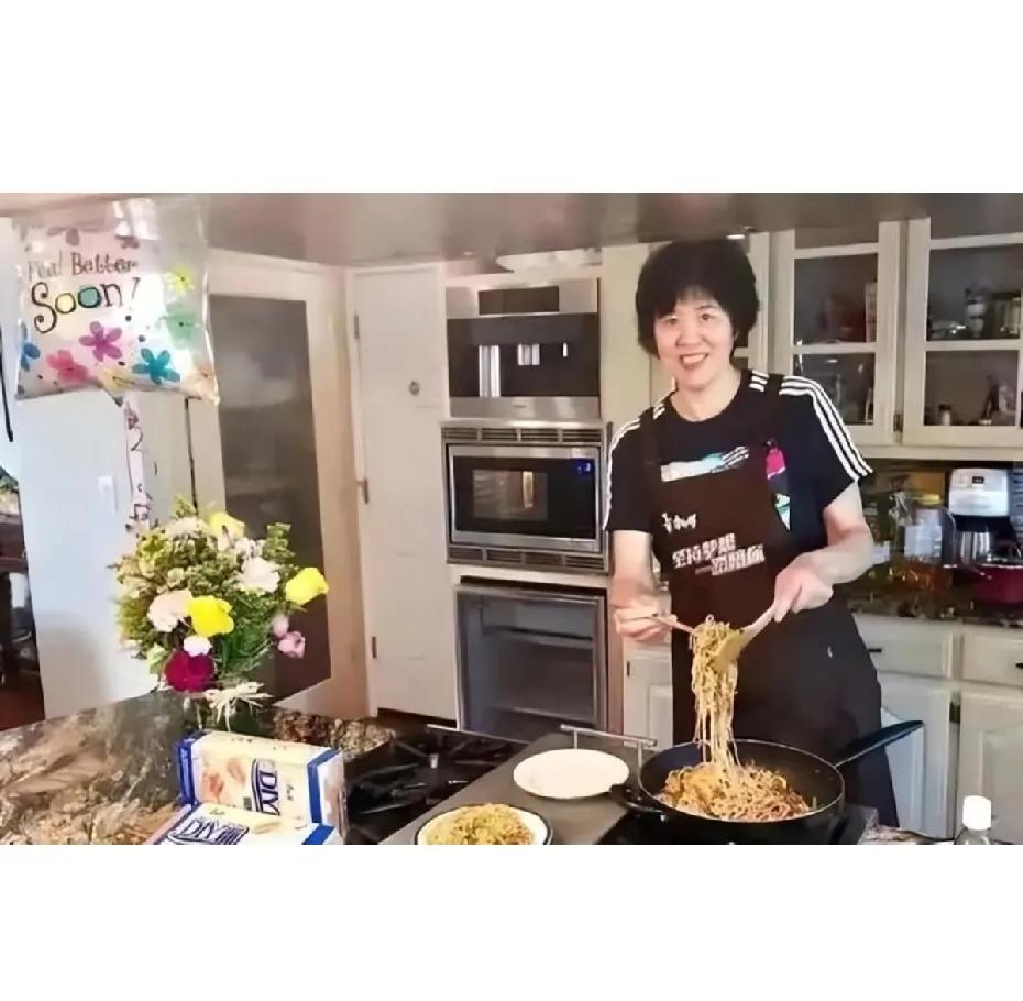 郎平与74岁老公美国养老！女儿美籍。宁可把中国的家搬美国也不留在中国。为什么？回