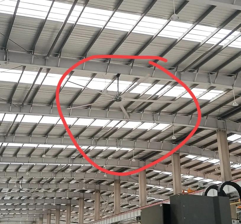 这样的工业用巨型“吊扇”见过吗？
别笑，笑，我就是没见过世面[捂脸]
其实，效果