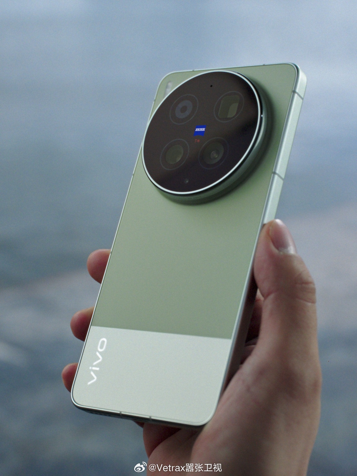 如果说过去一年哪家品牌在手机影像领域的进展令人印象深刻，我想很多人第一时间想到的