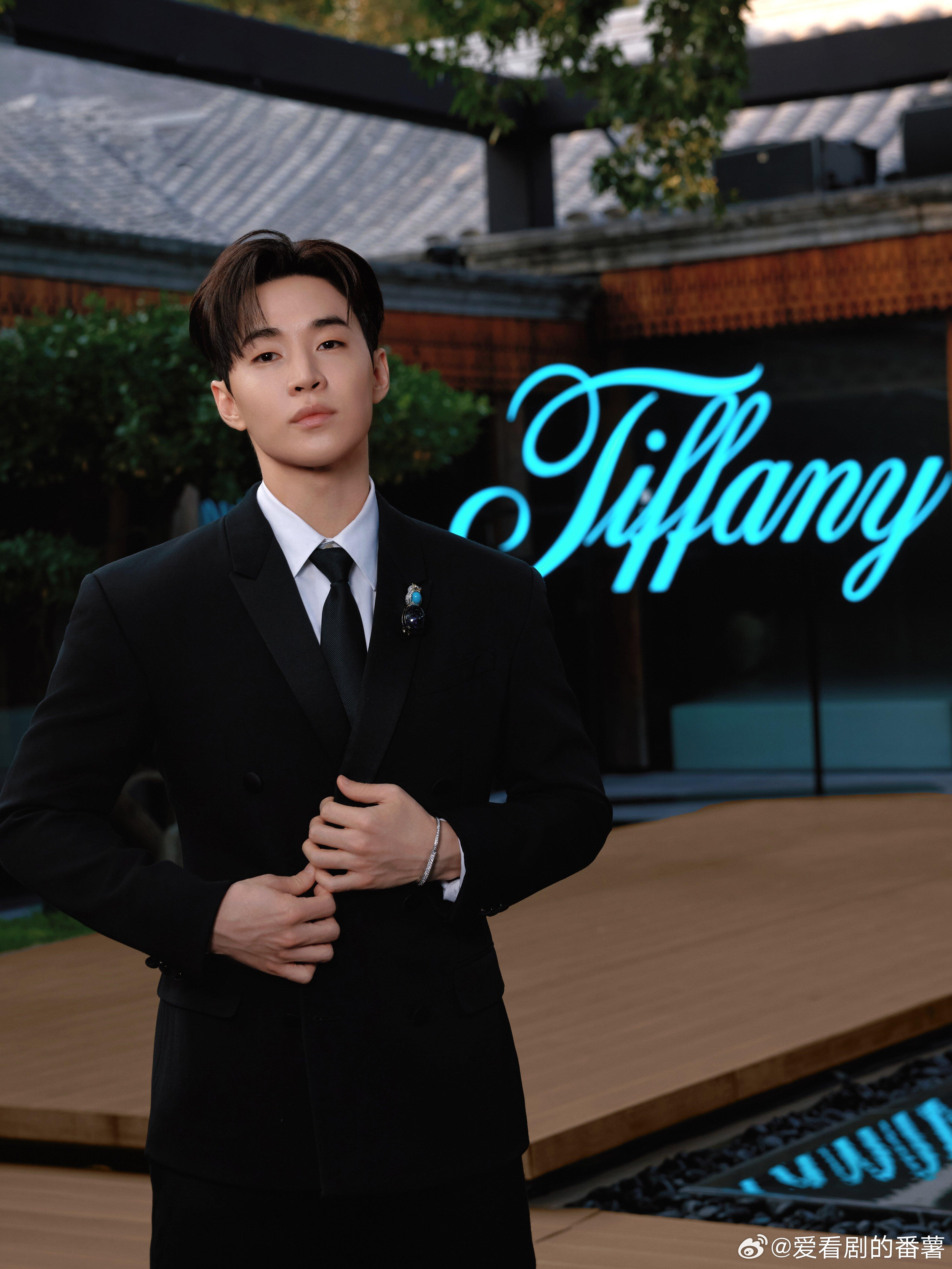 #刘宪华说黄磊的饭好吃#刘宪华也太帅了吧我滴个乖乖，Henry 真的越来越帅啦。