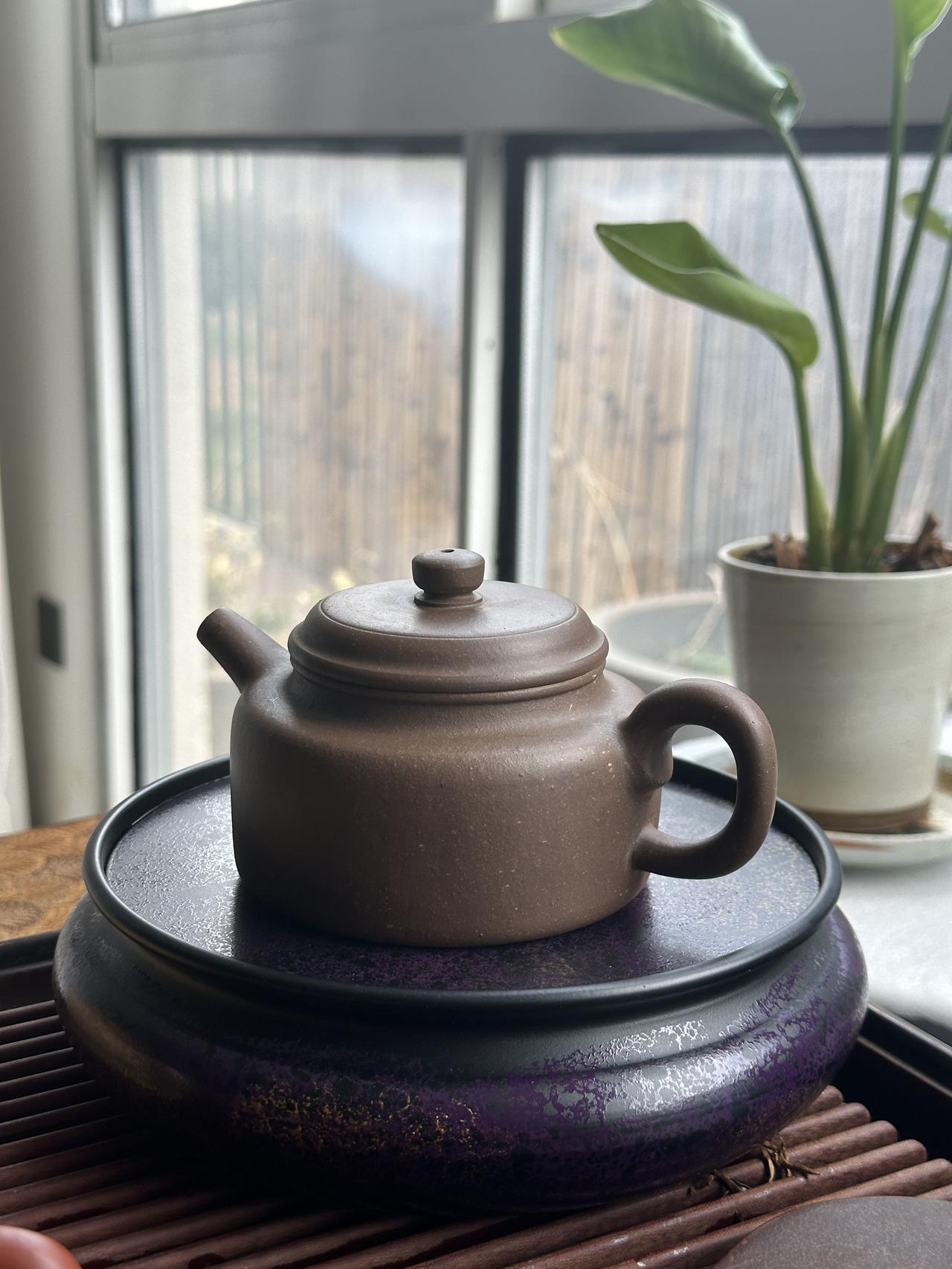 关于泥料的价值，我想说几点。

1.回到几十年前，没有“原矿”的说法，现在强调的