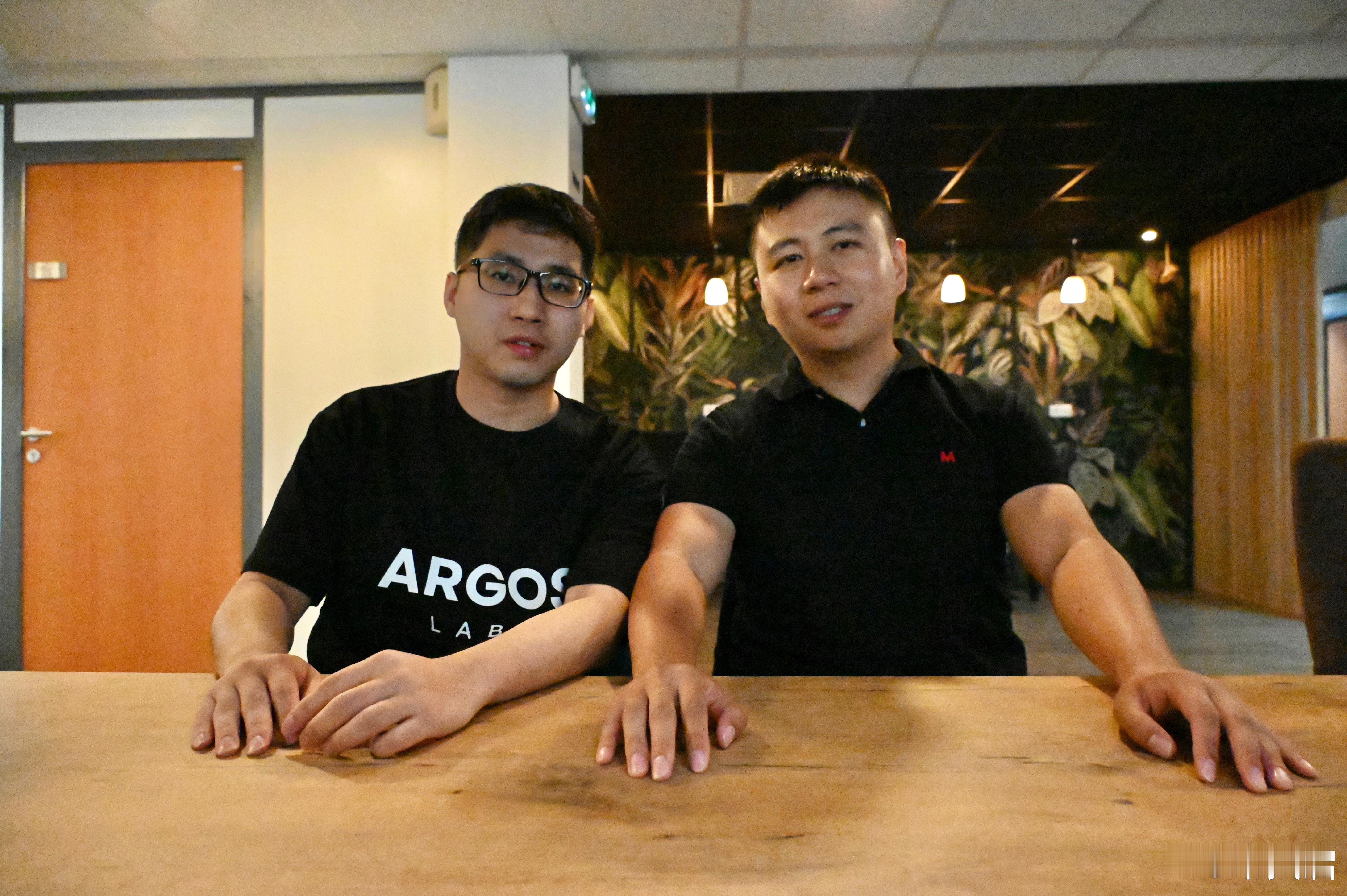 【为啥中国旅行团疫情后在欧洲消失了？】上次在汉堡见到的阿峰，这一次又见到了。上一