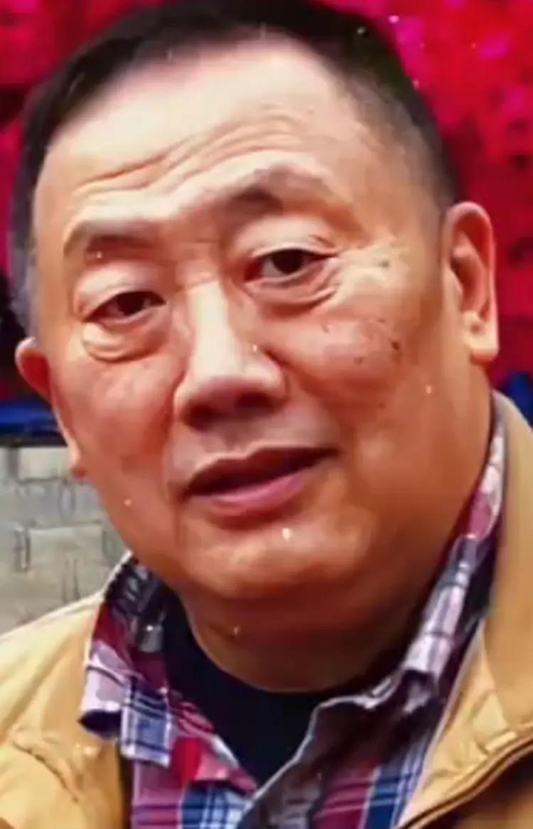 王志军，广东省珠海一中73届校友，1958年出生于香港的解放军战士，红一团“狼牙