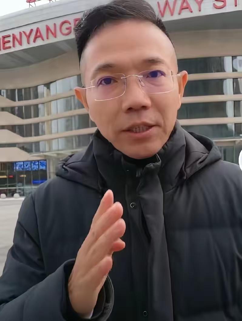 大快人心！
李帅强势登央视，连续三天坐镇《法治进行时》，难怪有人急红了眼！此前对