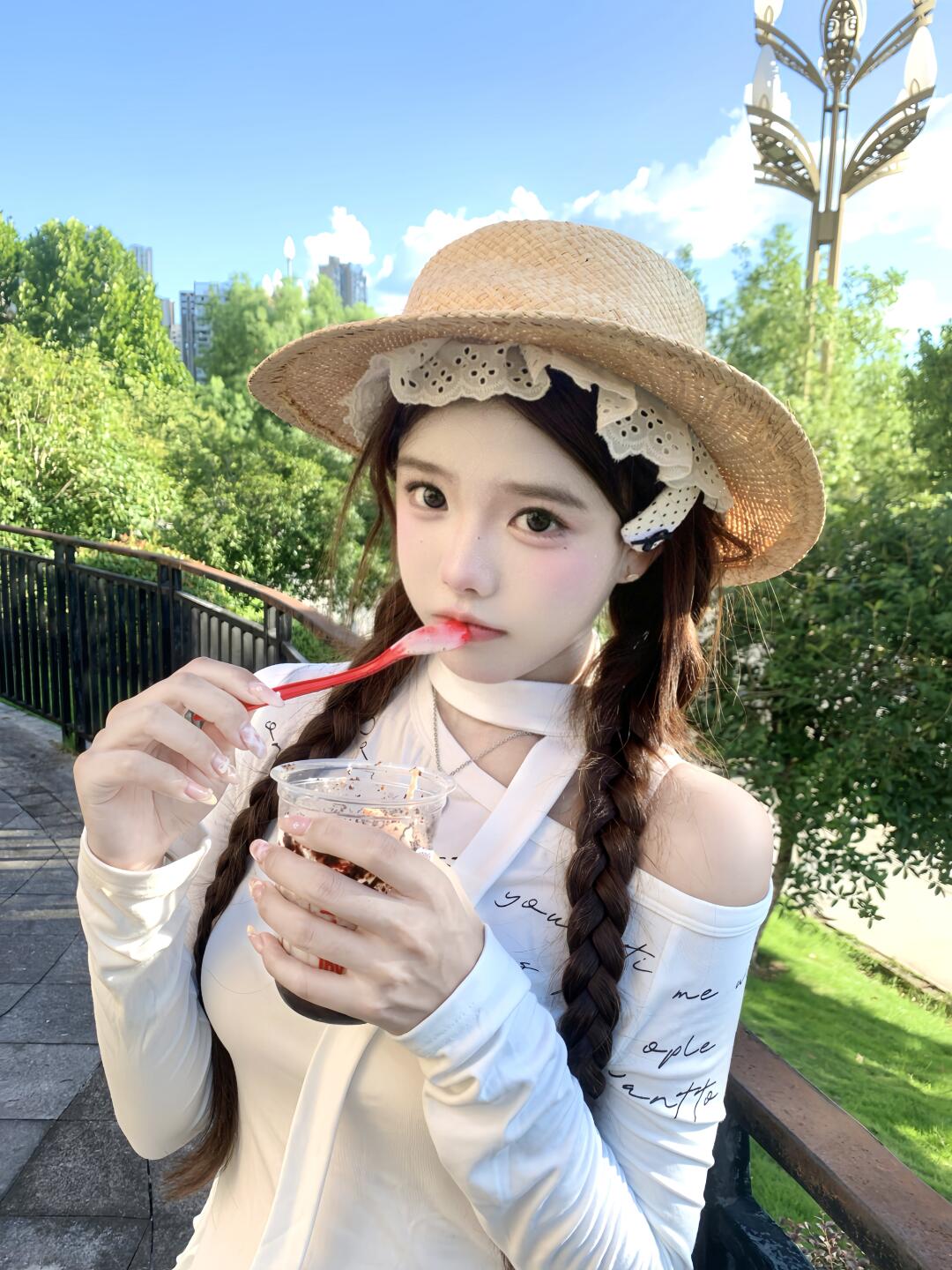 👒 (⸝⸝◜ ° ꈊ ° ◝⸝⸝) 🍦