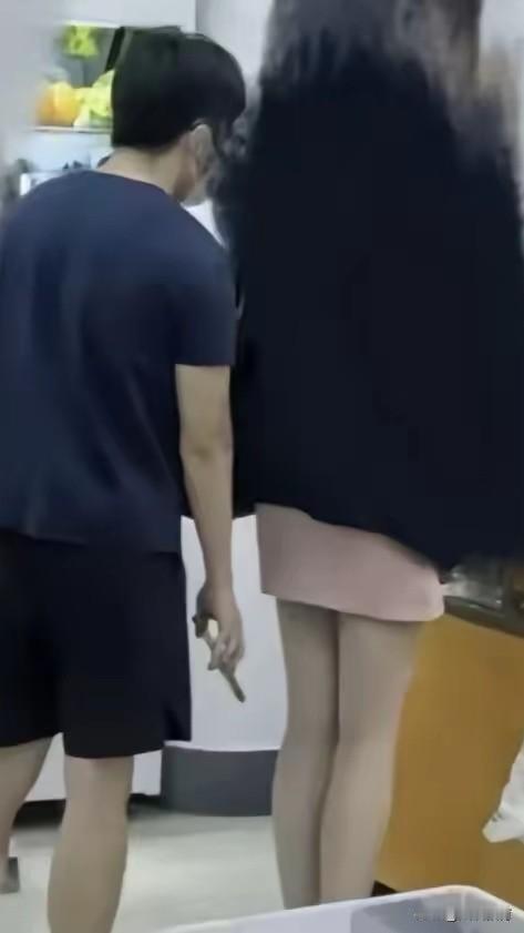 人世间哪有什么后悔药可买？
如果真的有，那就好啰！
这两天，顾同学的肠子都悔青了