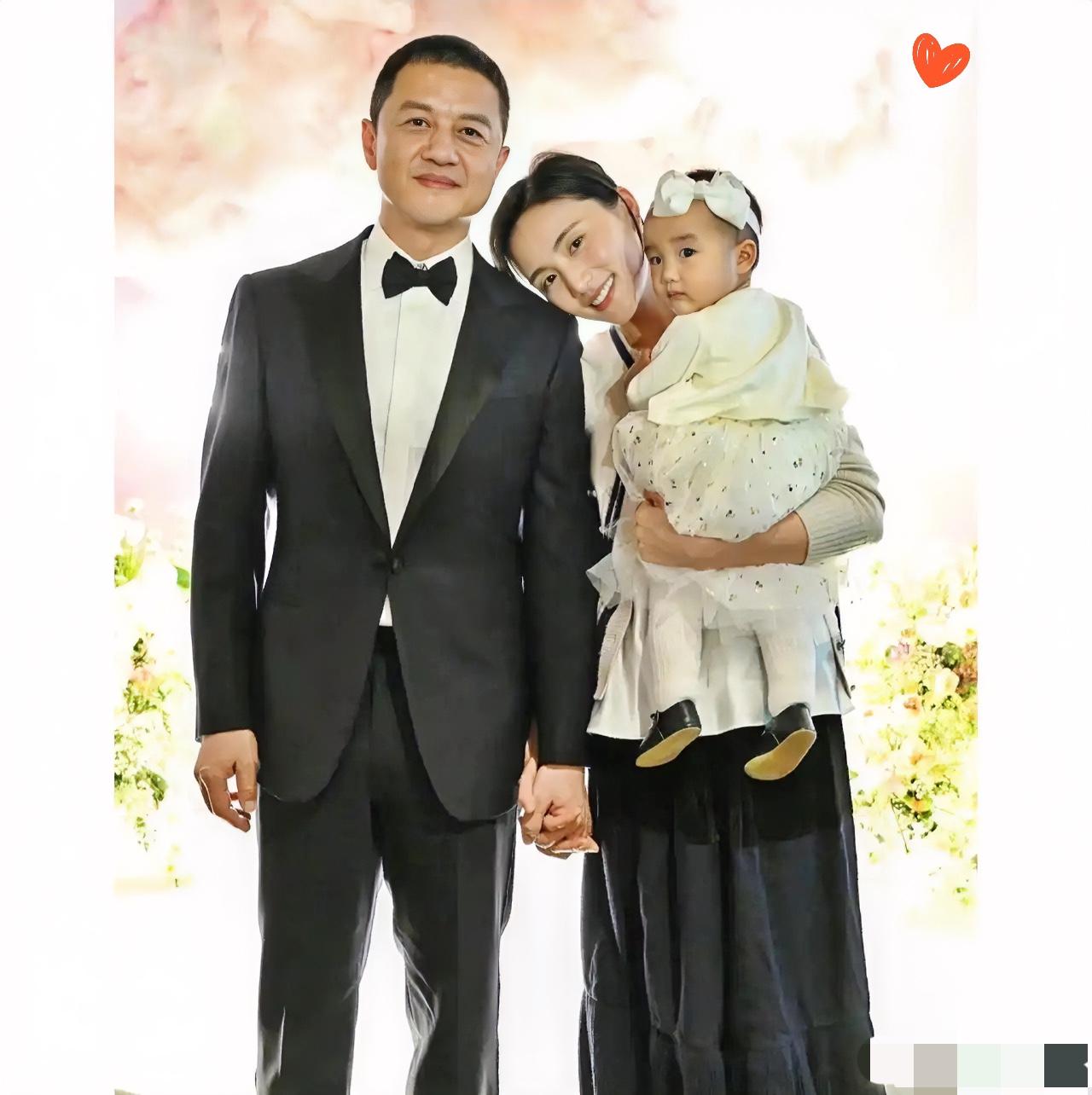 终于理解我妈妈说的那句话了！
嫁人可以嫁比自己大的，
也可以嫁没钱的，但是千万不