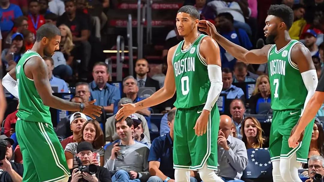 



一心想当球队老大的欧文从骑士来到了凯尔特人。不为别的只为证明自己也可以当