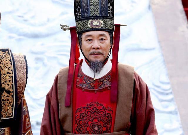 一个皇帝亲自为臣子写下墓碑，又下令把它推倒，最后还要重新立起，这不是帝王反复无常