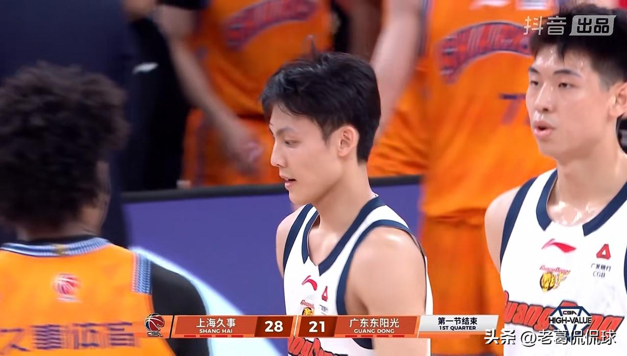 广东东阳光巨星徐杰真是太黯淡无光了！在今天广东东阳光客场挑战上海久事的焦点战中，