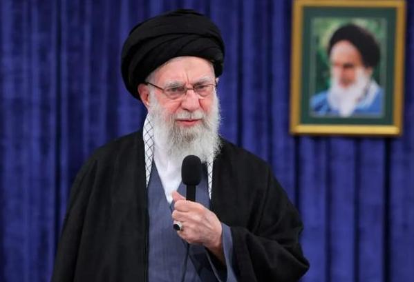 伊朗那边出大事了！最高领袖哈梅内伊直接开了全国电视直播，当着所有国人的面喊话，2