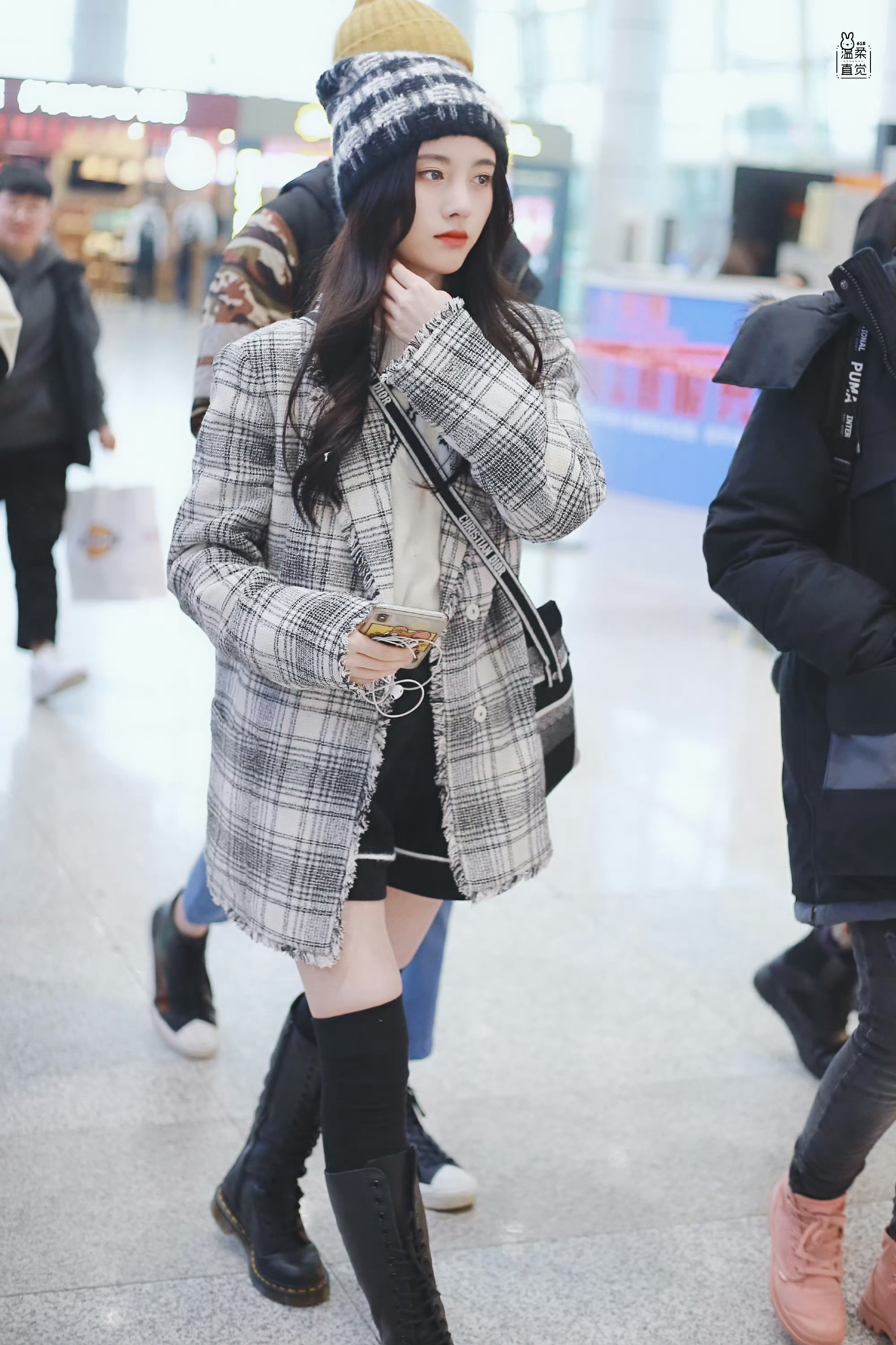 jjy鞠婧祎jjy鞠婧祎苏绿夏“总要亲耳去听听耳机里的歌吧” 𝓨𝓸𝓾 𝓱