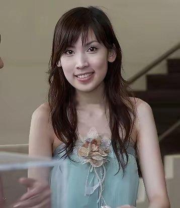 林志颖娶这个老婆最意外，因为他交往过的女友都不是这类型。第一任女友，是清纯可爱的