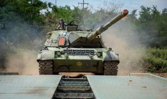 德国提议希腊向德国政府转让100辆豹1(Leopard 1A5 GR)坦克，然后