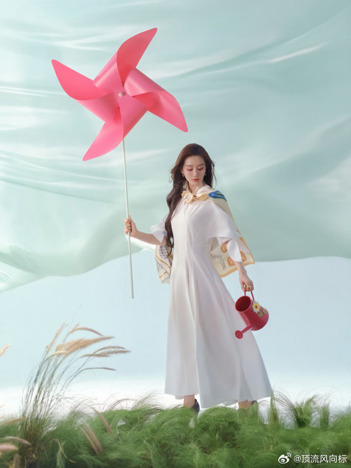 这居然是39岁的刘诗诗内娱气质美人还得看刘诗诗 说好的岁月不饶人呢？？？ 