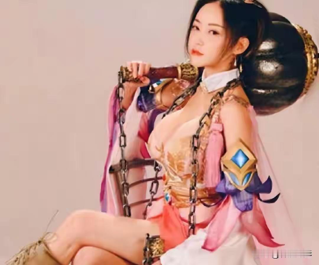 女演员潘春春被贴「中国波霸」标签十年，为何摘不掉？
从陕北黄土坡放羊的农家女孩一