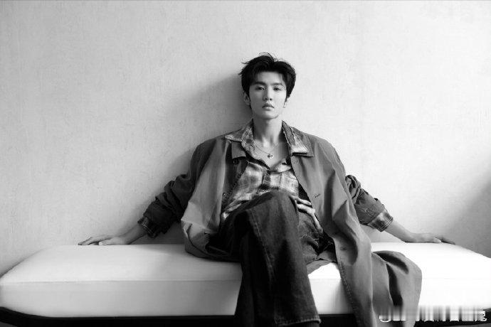 陈哲远黄子弘凡我都有点嗑你俩了黄子弘凡夸陈哲远是满分男必须逐帧学习黄子弘凡的夸人